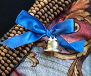 Колокольчик для выпускников — jpg/sinyaya_lenta_srednij.jpg