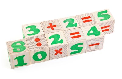 Комплект деревянных кубиков Буквы и цифры / в системе хранения 7712рос галерея 1